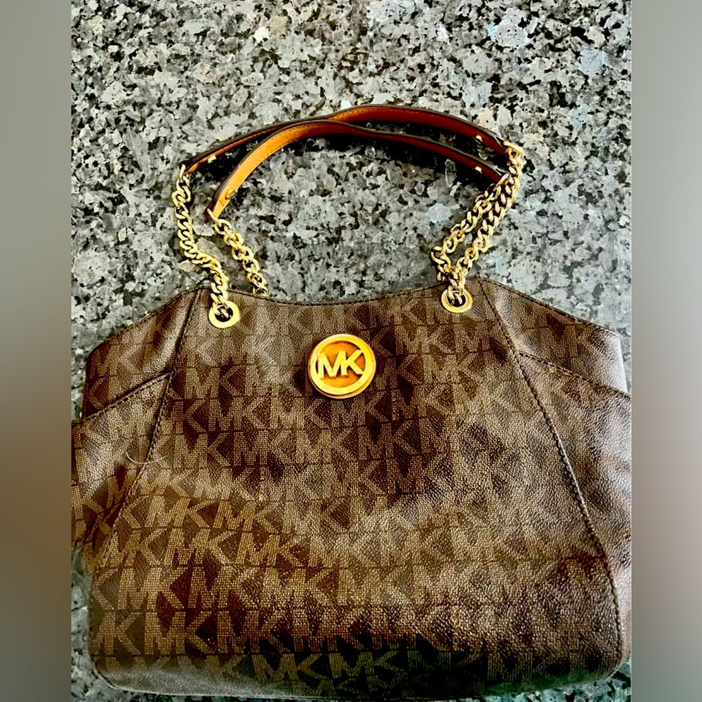 Michael Kors Jet Set Shoulder Purse